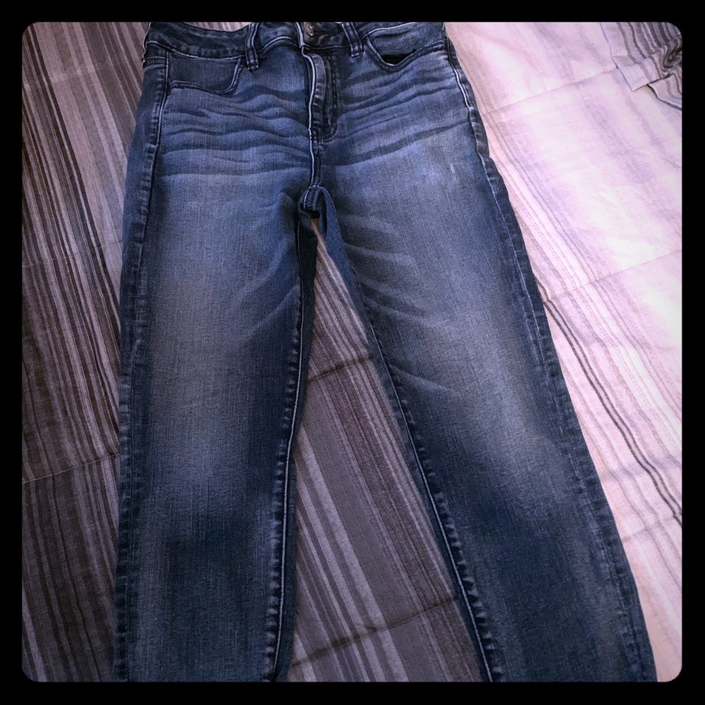 Crop Distressed Jeans